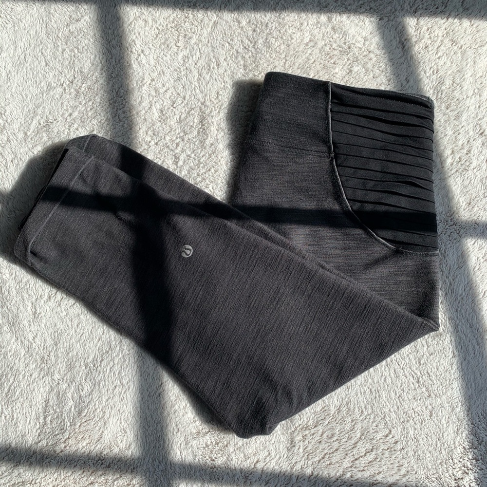 Lululemon Aphrodite crop size 8